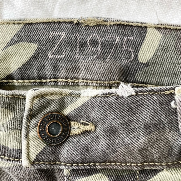 ZARA Camo Skinny Jeans Distressed Cropped Zipper Camouflage - Picture 6 of 10